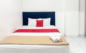 RedDoorz Near Mall Ramayana Rapak Balikpapan